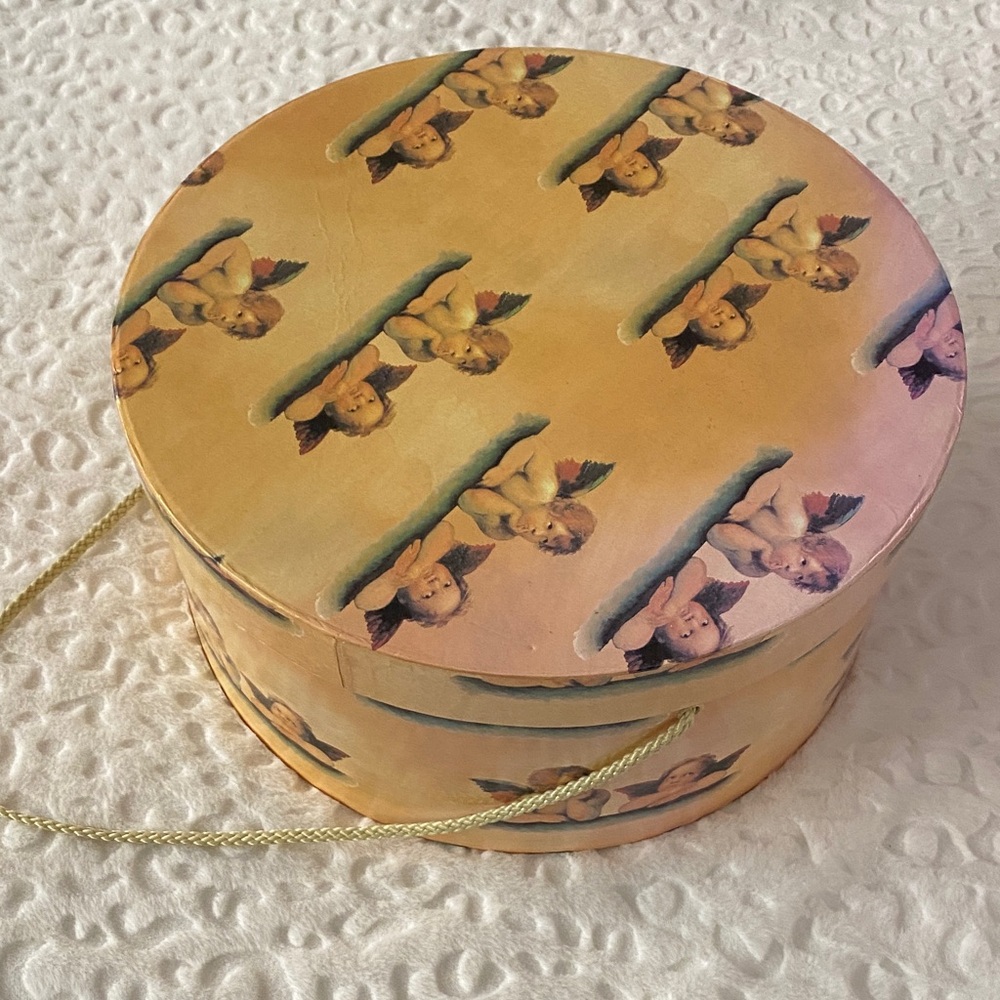 Rare Angel Print Round Hat Box